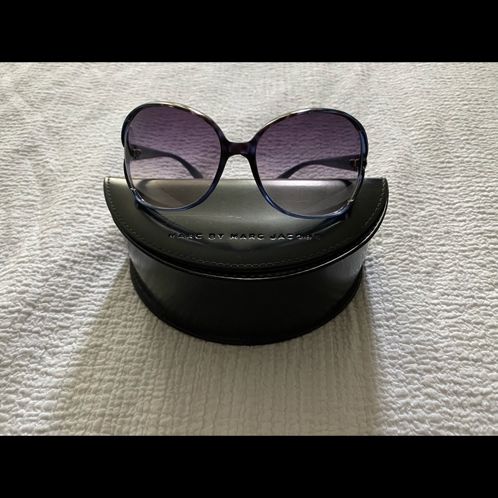 Marc by Marc Jacobs curved 70’s space light blue sunglasses